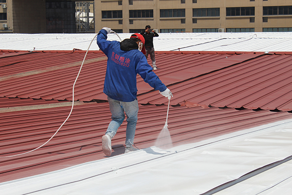 為何要定期對彩鋼瓦屋面翻新？